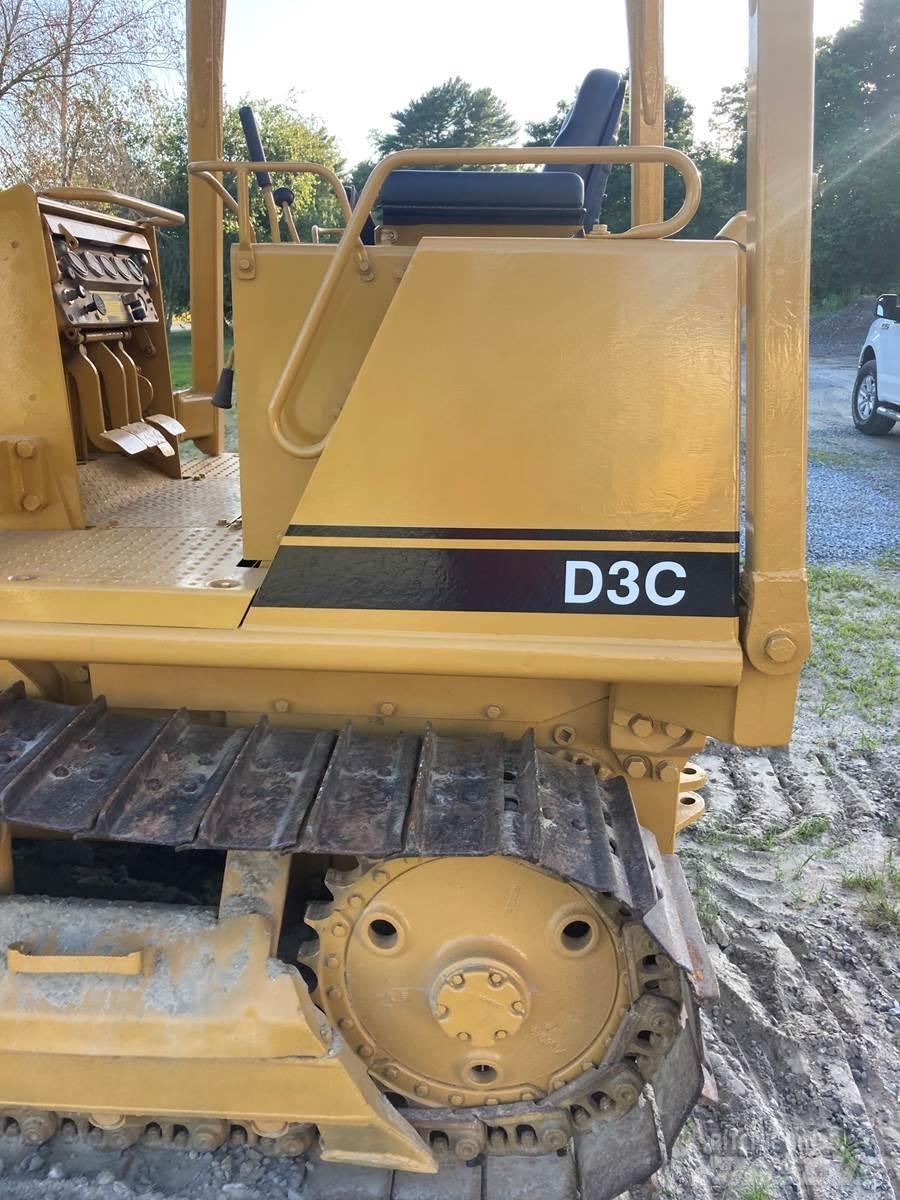 CAT D3C Kāpurķēžu buldozeri