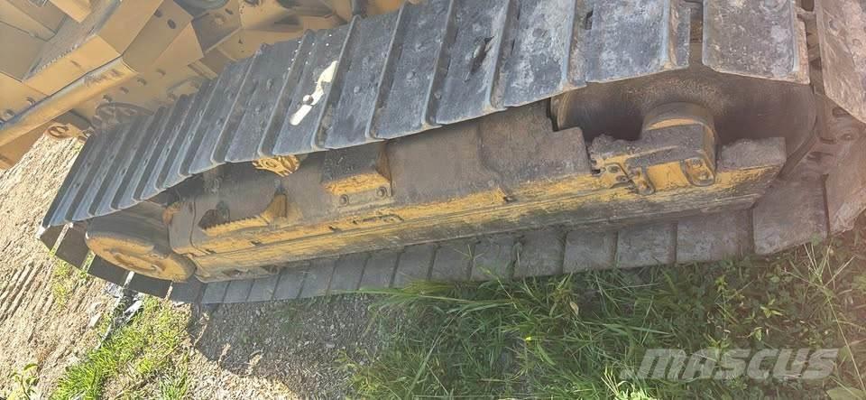 CAT D3C XL Kāpurķēžu buldozeri