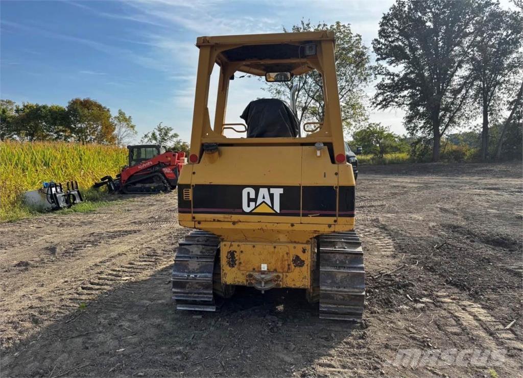 CAT D3G XL Kāpurķēžu buldozeri