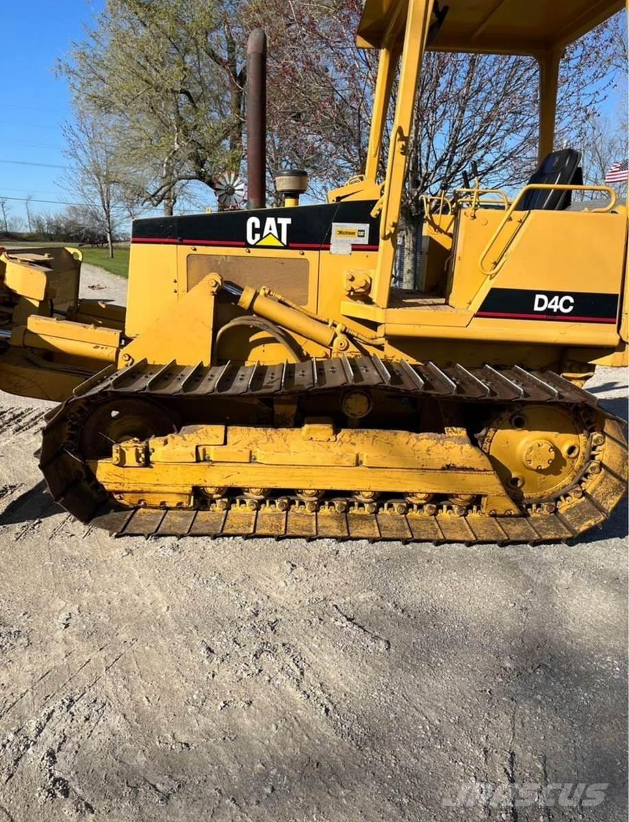 CAT D4C Kāpurķēžu buldozeri