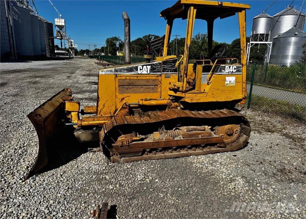 CAT D4C Kāpurķēžu buldozeri