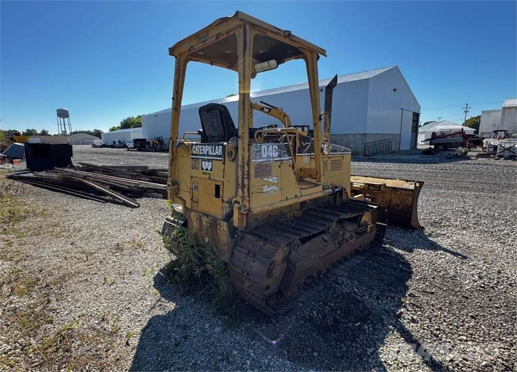 CAT D4C Kāpurķēžu buldozeri
