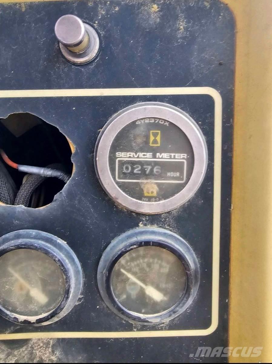 CAT D4H II Kāpurķēžu buldozeri