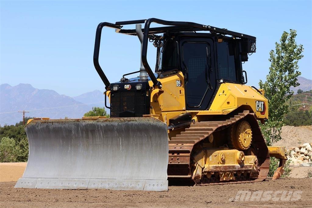 CAT D5 XL Kāpurķēžu buldozeri