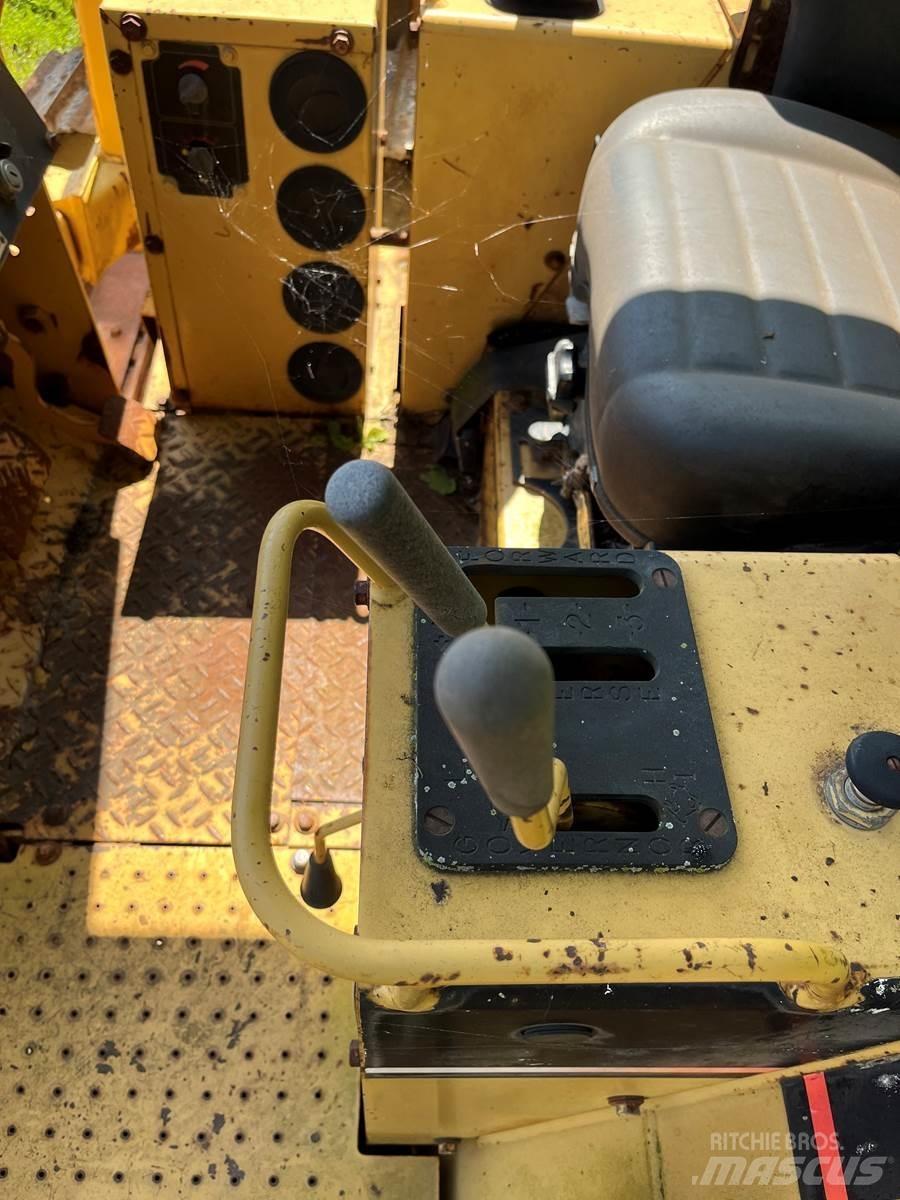 CAT D5C Kāpurķēžu buldozeri
