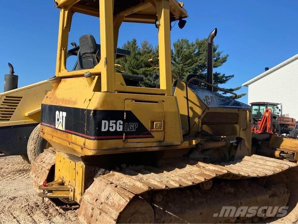 CAT D5G Kāpurķēžu buldozeri