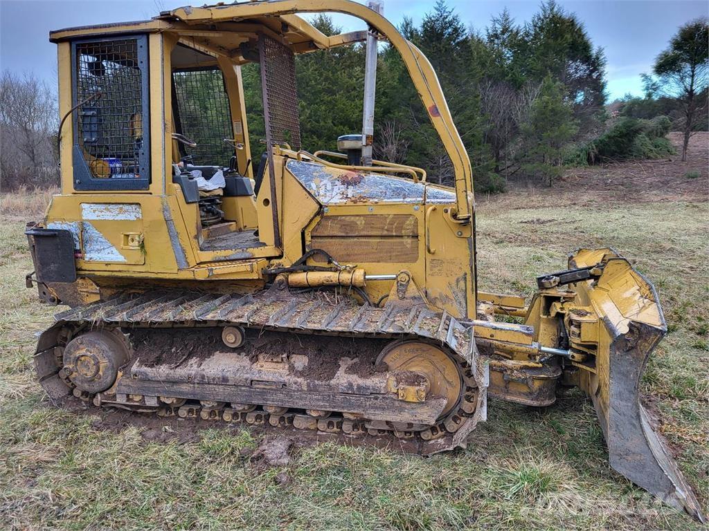 CAT D5G XL Kāpurķēžu buldozeri