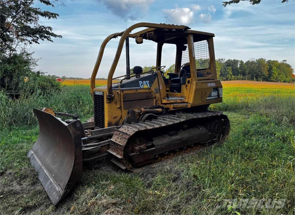 CAT D5G XL Kāpurķēžu buldozeri