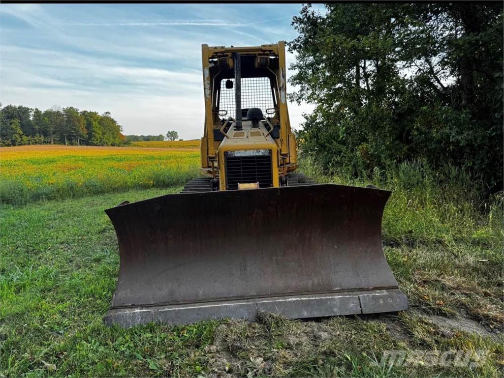 CAT D5G XL Kāpurķēžu buldozeri