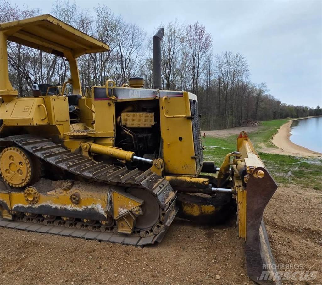 CAT D5H Kāpurķēžu buldozeri