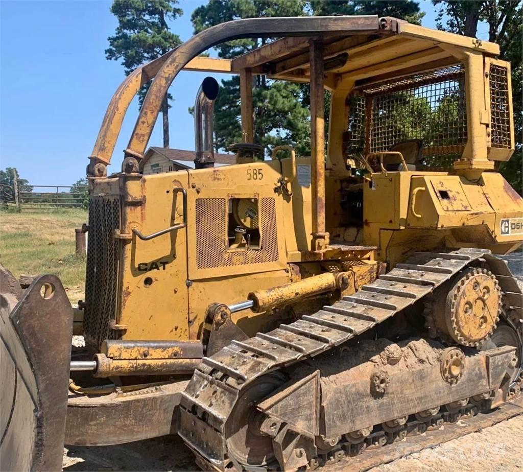 CAT D5H Kāpurķēžu buldozeri