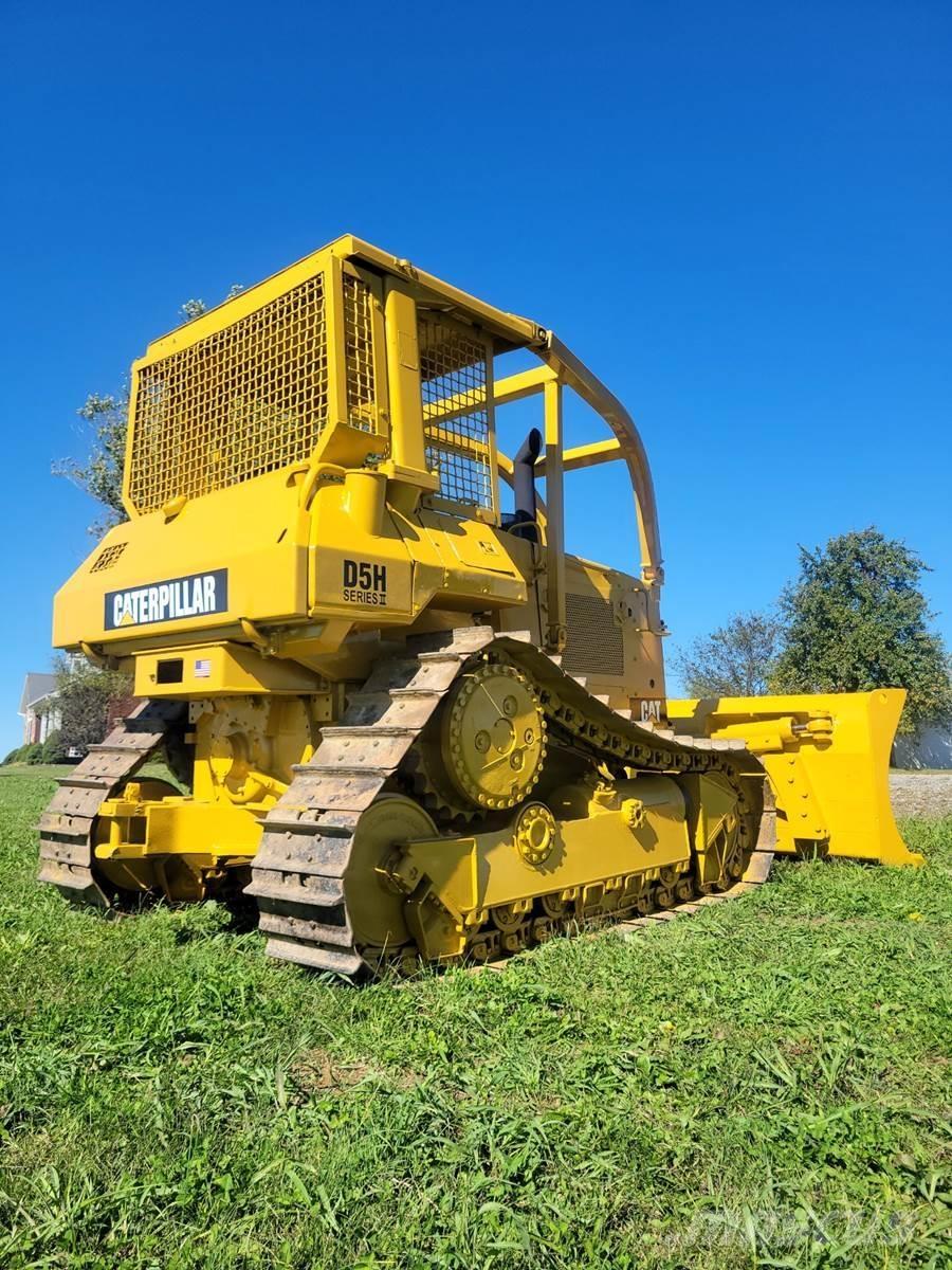 CAT D5H Kāpurķēžu buldozeri