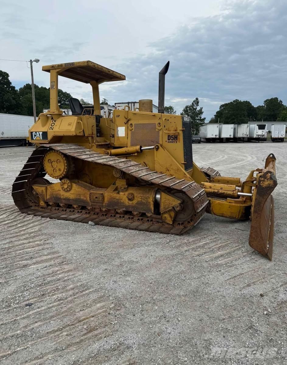 CAT D5H II Kāpurķēžu buldozeri