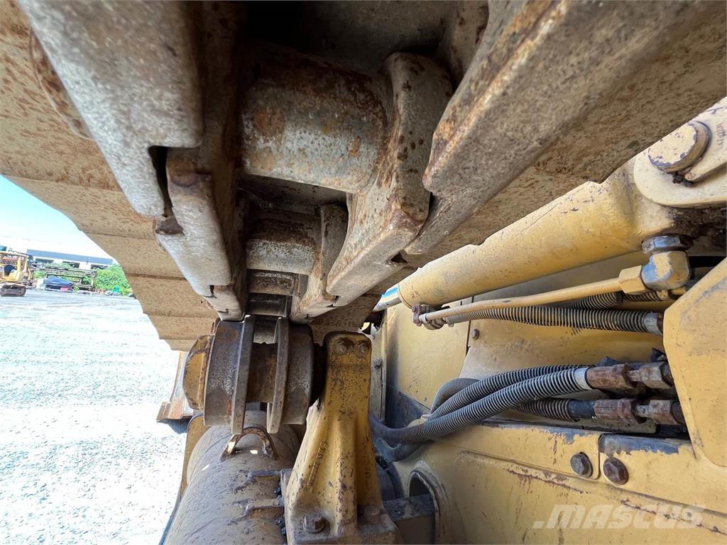 CAT D5N Kāpurķēžu buldozeri