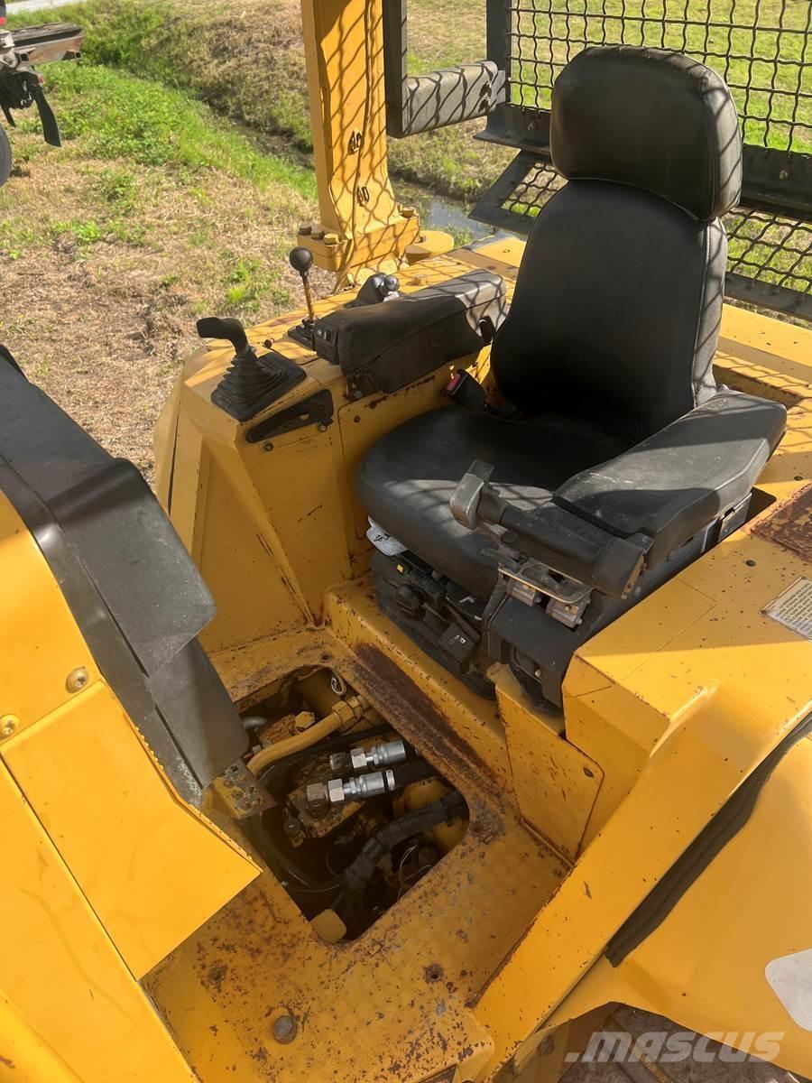 CAT D5N Kāpurķēžu buldozeri
