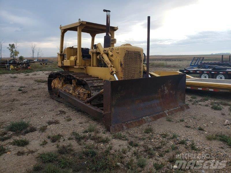 CAT D6C Kāpurķēžu buldozeri