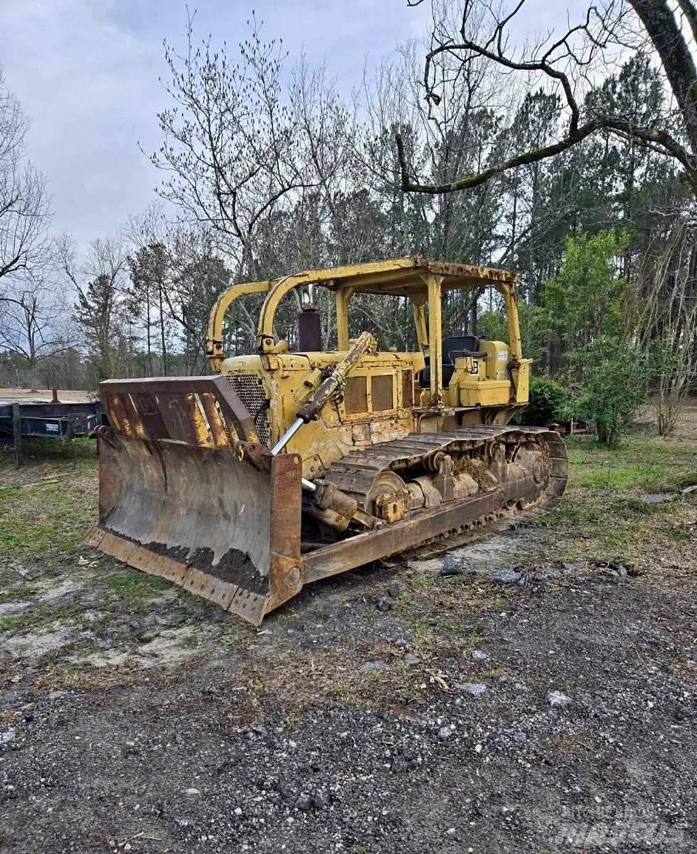 CAT D6C Kāpurķēžu buldozeri