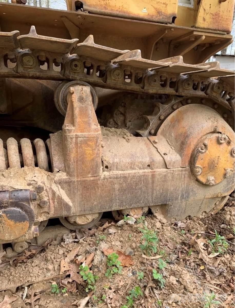 CAT D6C Kāpurķēžu buldozeri