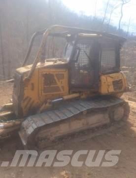 CAT D6K Kāpurķēžu buldozeri