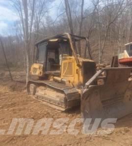 CAT D6K Kāpurķēžu buldozeri