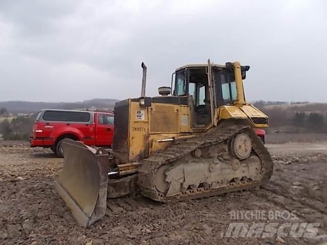 CAT D6M Kāpurķēžu buldozeri