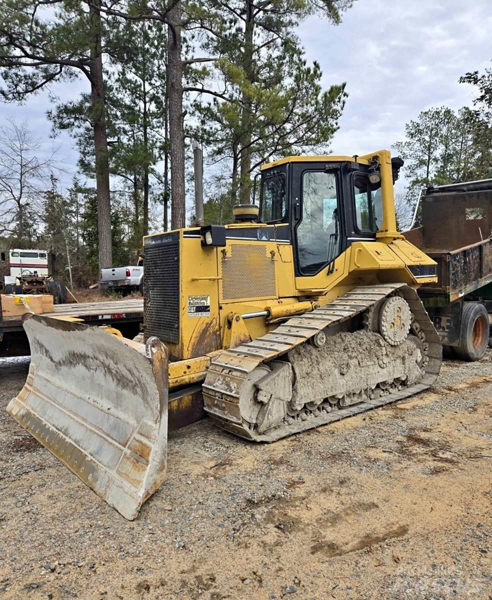 CAT D6M XL Kāpurķēžu buldozeri