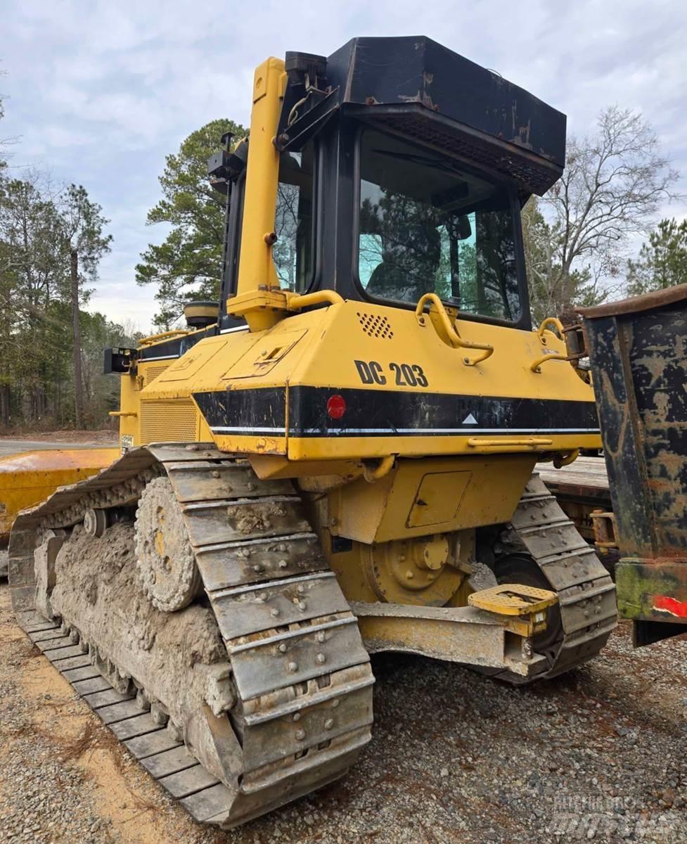 CAT D6M XL Kāpurķēžu buldozeri