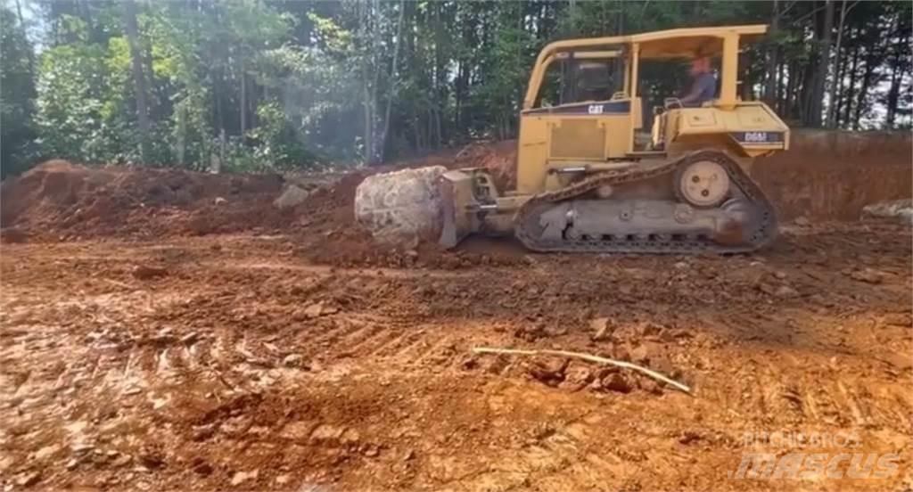 CAT D6M XL Kāpurķēžu buldozeri