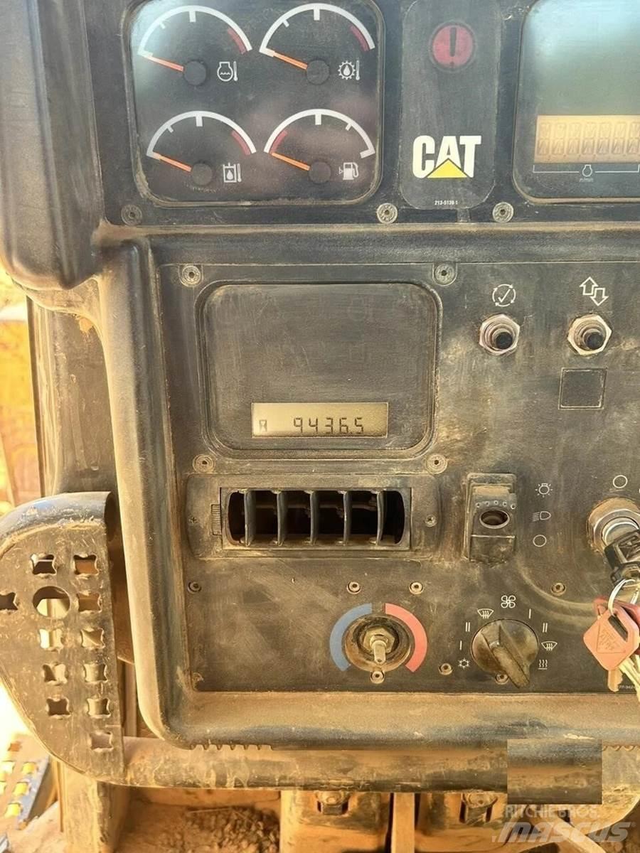 CAT D6N XL Kāpurķēžu buldozeri