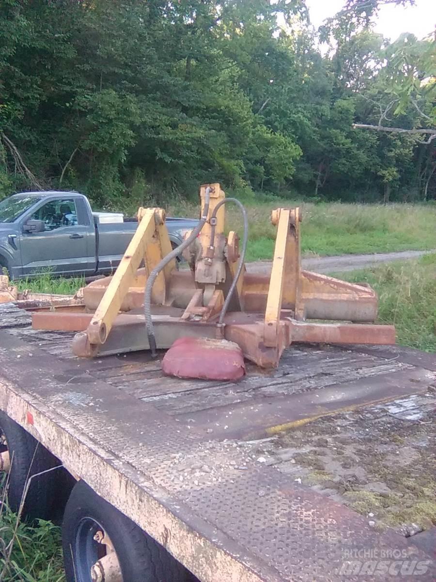 CAT D6R Skarifikatori