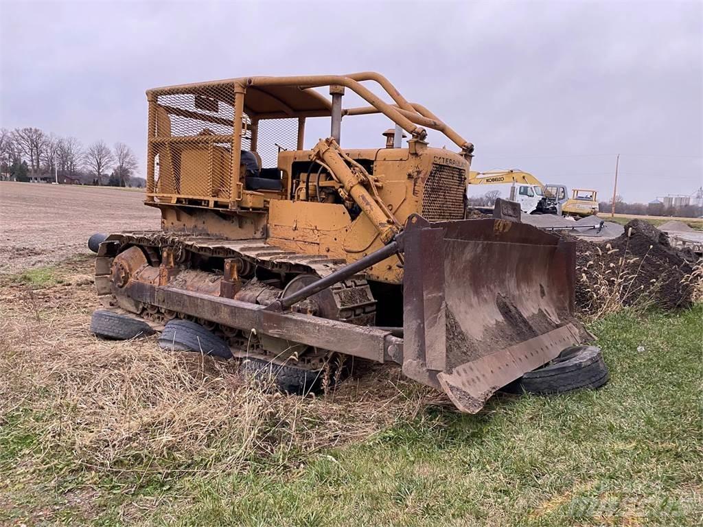 CAT D7E Kāpurķēžu buldozeri