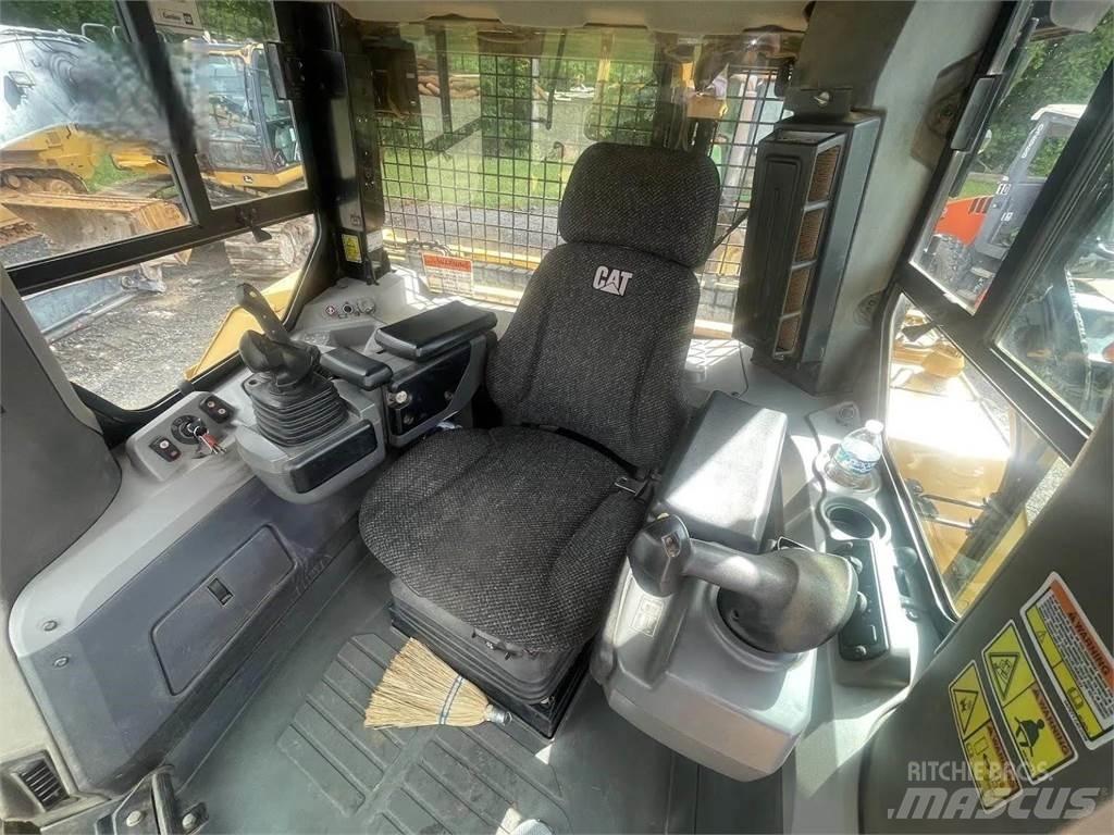 CAT D7E Kāpurķēžu buldozeri