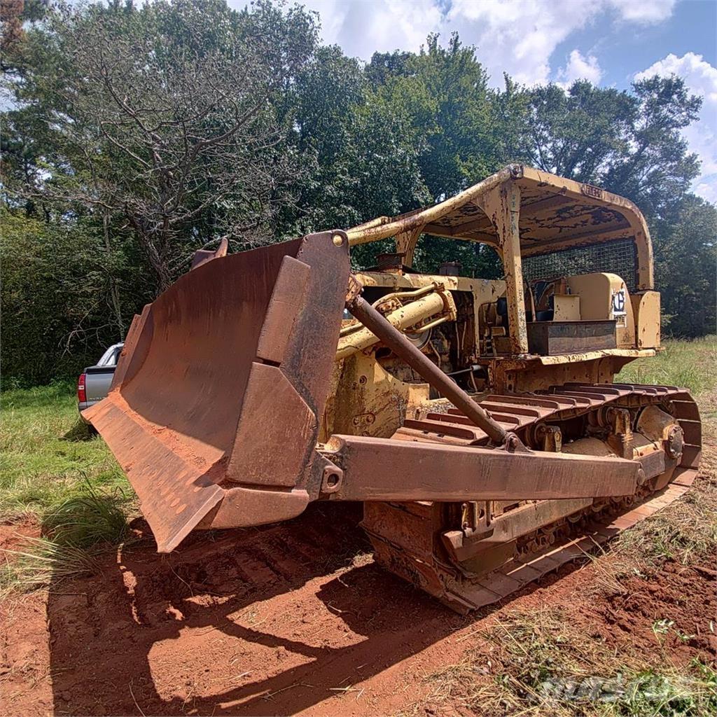 CAT D7E Kāpurķēžu buldozeri