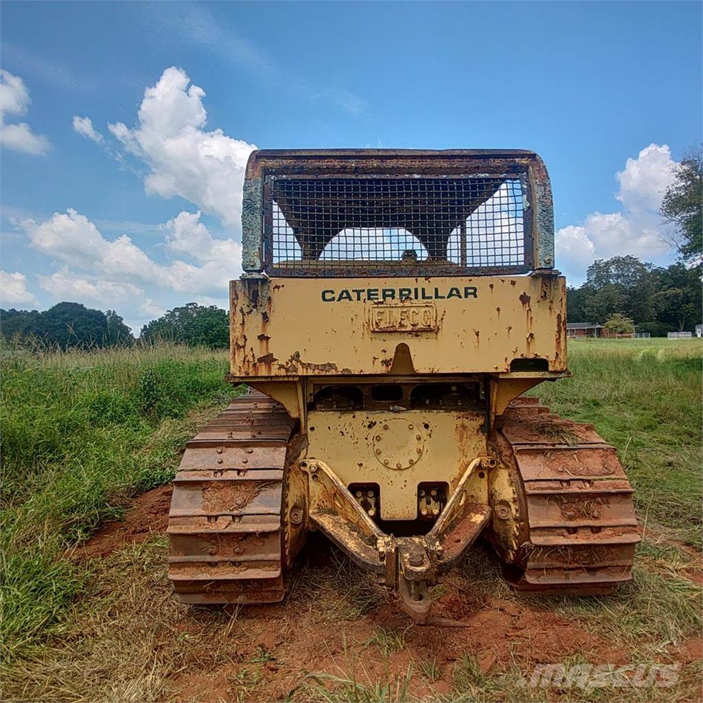 CAT D7E Kāpurķēžu buldozeri
