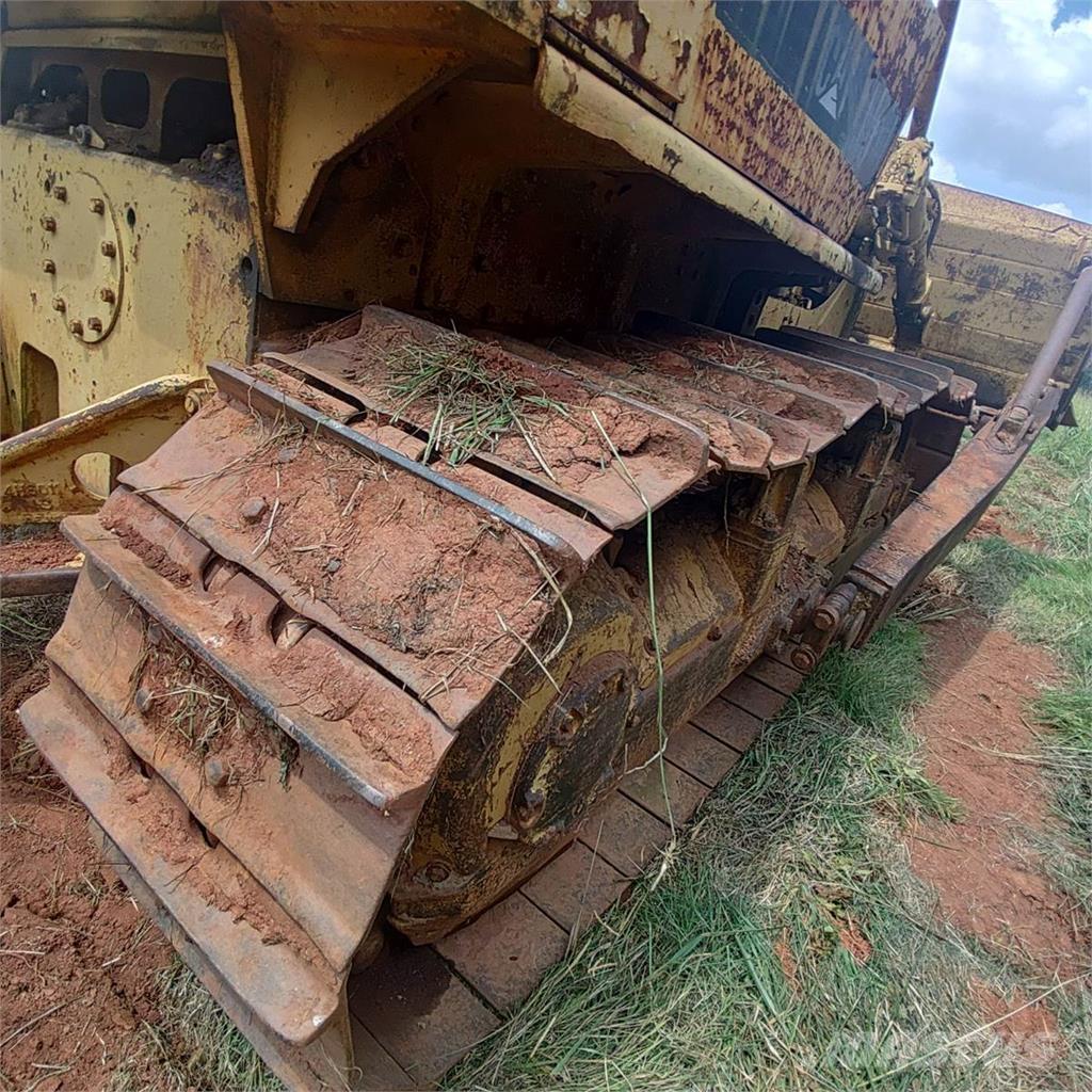 CAT D7E Kāpurķēžu buldozeri