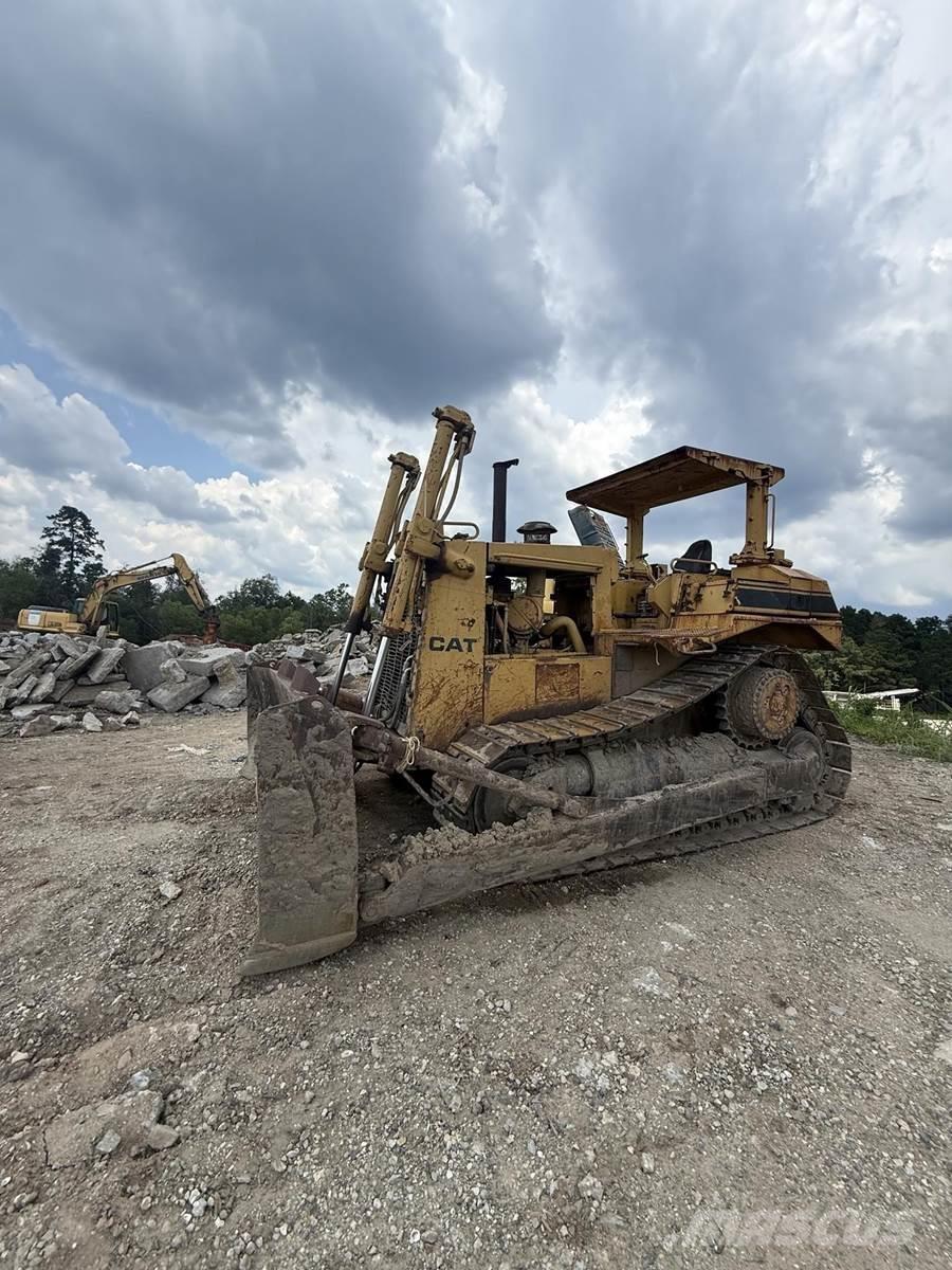 CAT D7H Kāpurķēžu buldozeri
