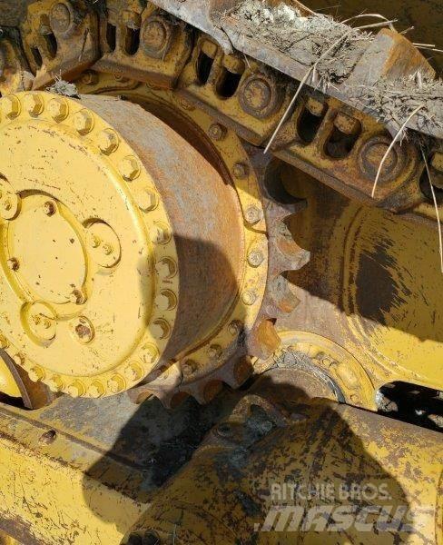 CAT D7R Kāpurķēžu buldozeri