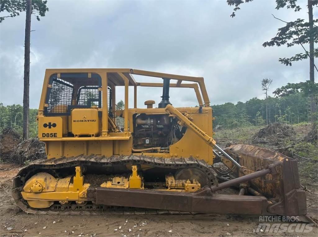 CAT D85E Kāpurķēžu buldozeri