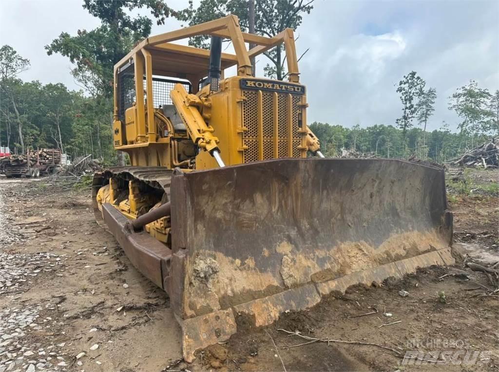 CAT D85E Kāpurķēžu buldozeri