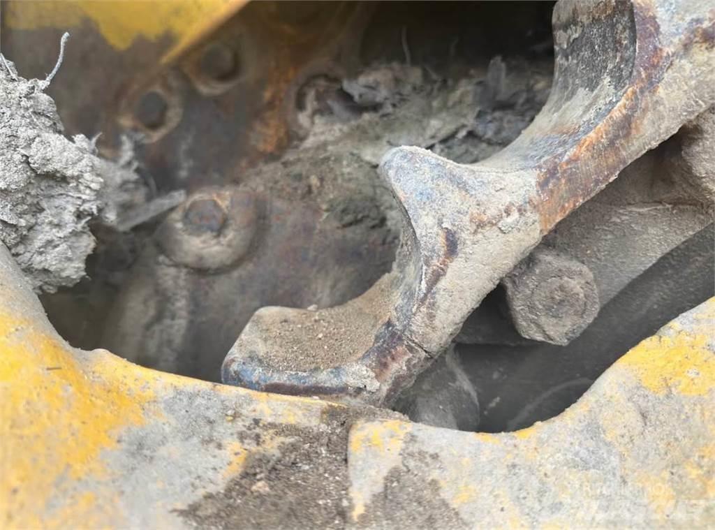 CAT D85E Kāpurķēžu buldozeri