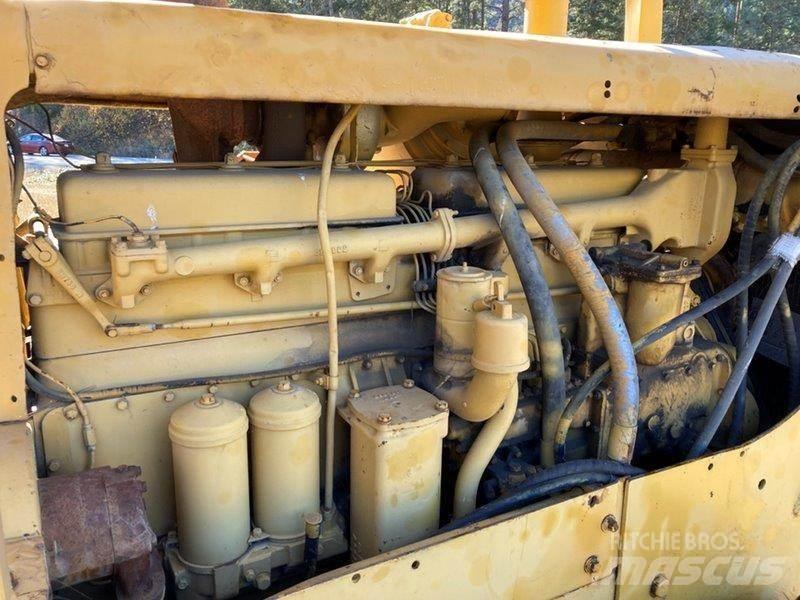 CAT D8H Kāpurķēžu buldozeri