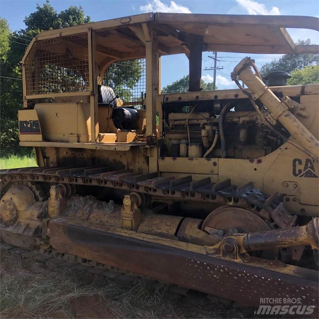 CAT D8H Kāpurķēžu buldozeri