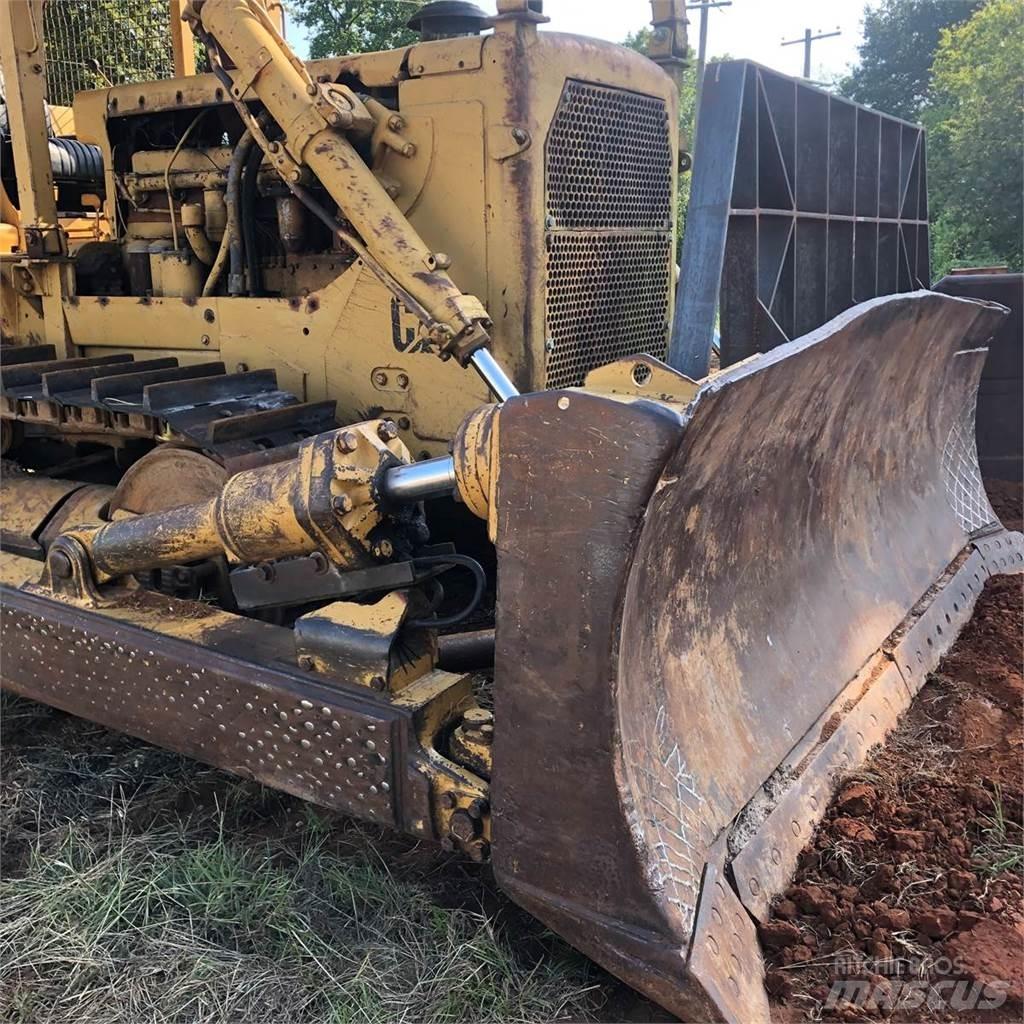 CAT D8H Kāpurķēžu buldozeri