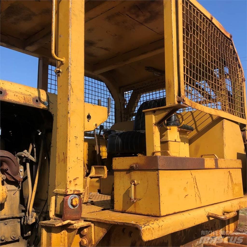 CAT D8H Kāpurķēžu buldozeri