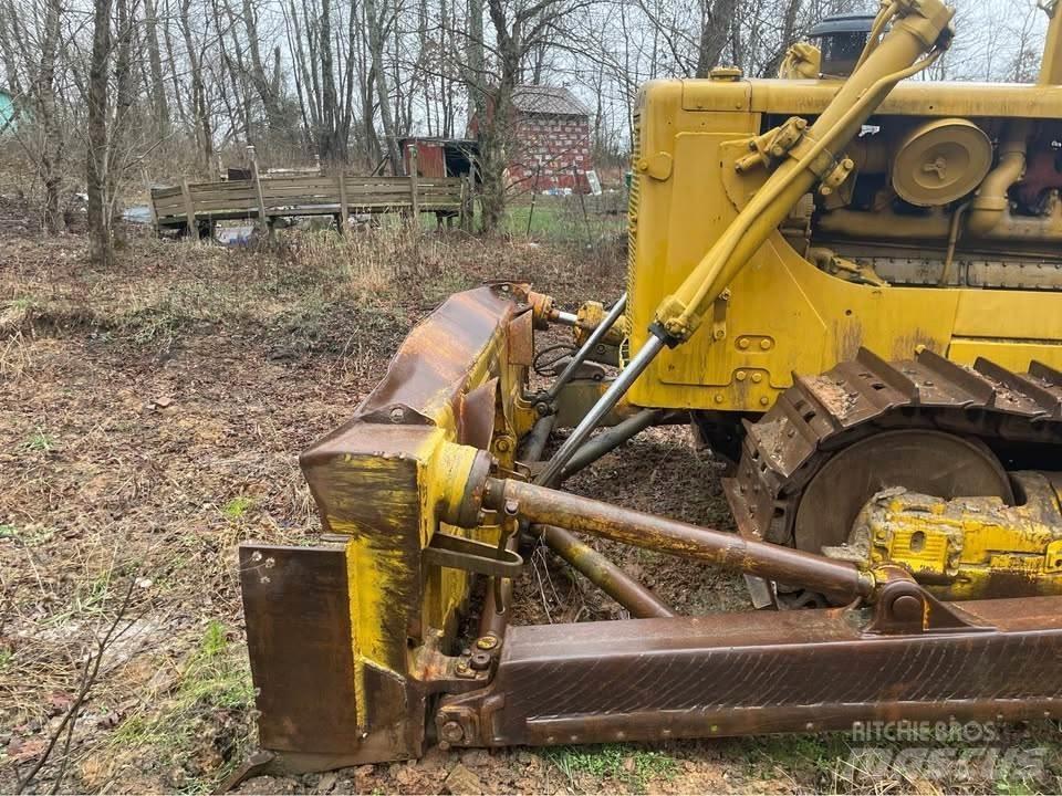 CAT D8H Kāpurķēžu buldozeri