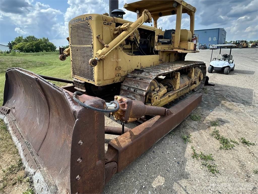 CAT D8H Kāpurķēžu buldozeri