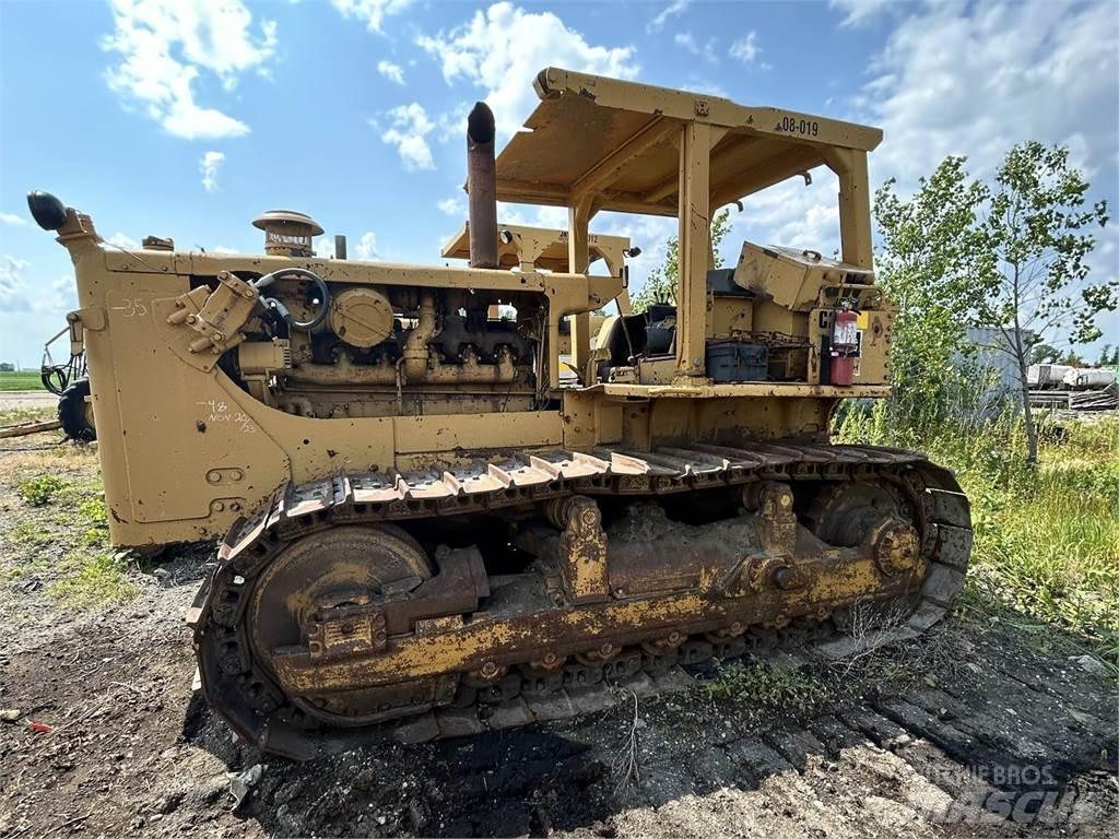CAT D8H Kāpurķēžu buldozeri