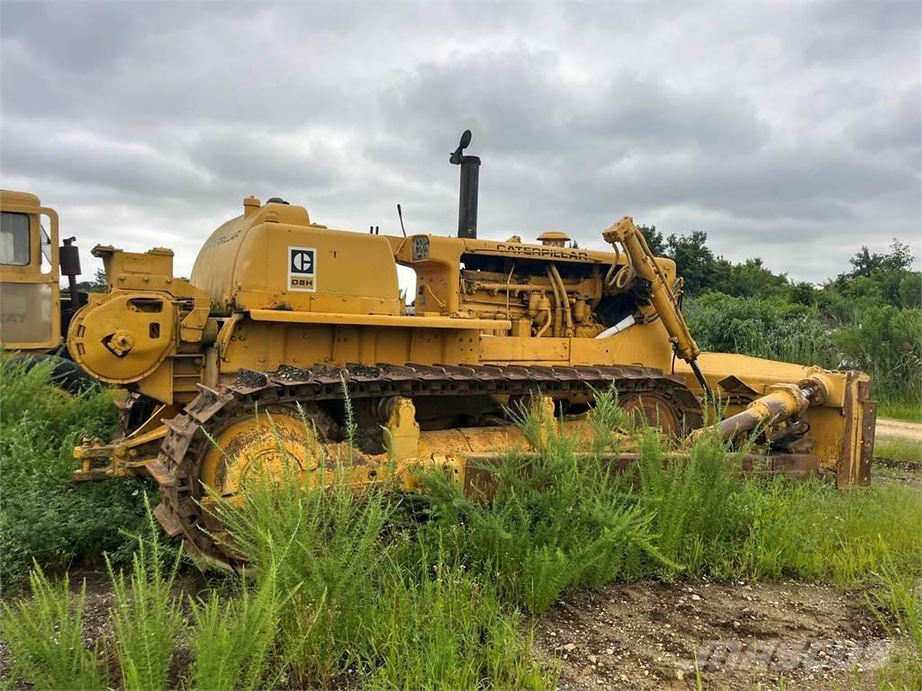 CAT D8H Kāpurķēžu buldozeri