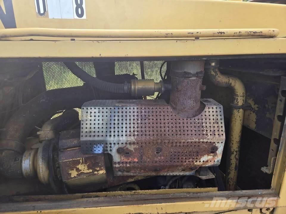 CAT D8N Kāpurķēžu buldozeri