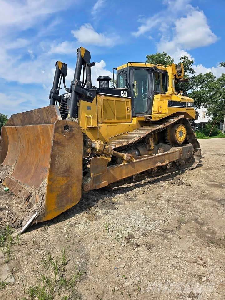 CAT D8R Kāpurķēžu buldozeri